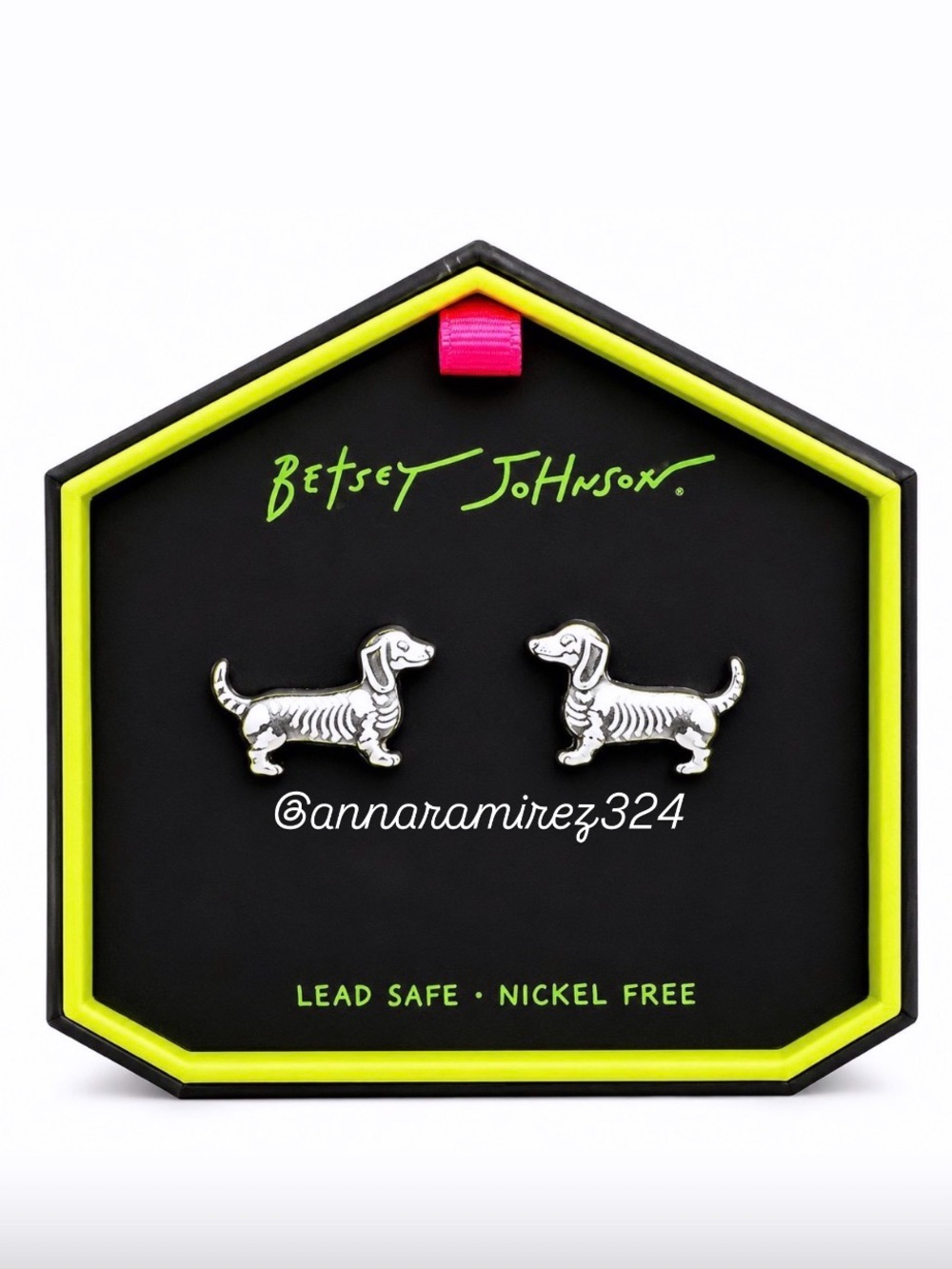 NWT ⚜️🖤⚜️ BETSEY JOHNSON Halloween Skeleton Dachshund Stud Earrings